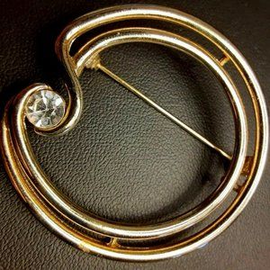 VINTAGE M. LENT 2 " openwork circlet in gold color w/rhinestone accent pin